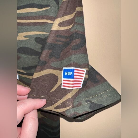 HUF Men’s Green Camo F—K It Arch Short Sleeve T-Shirt Size Small New Without Tag - Picture 5 of 8